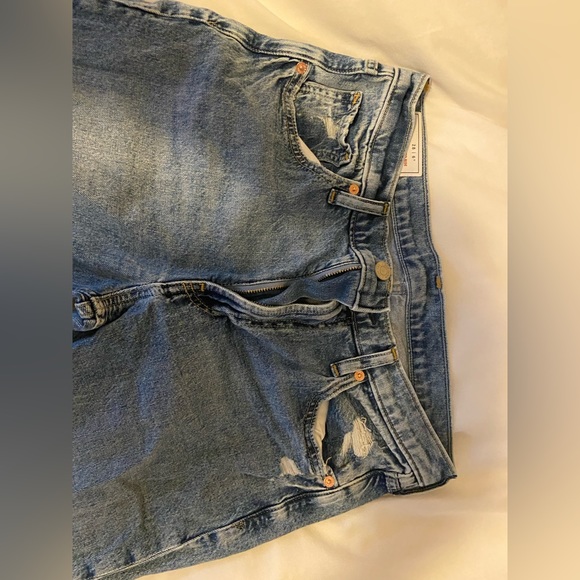 Mid Rise Jeans - Picture 4 of 4